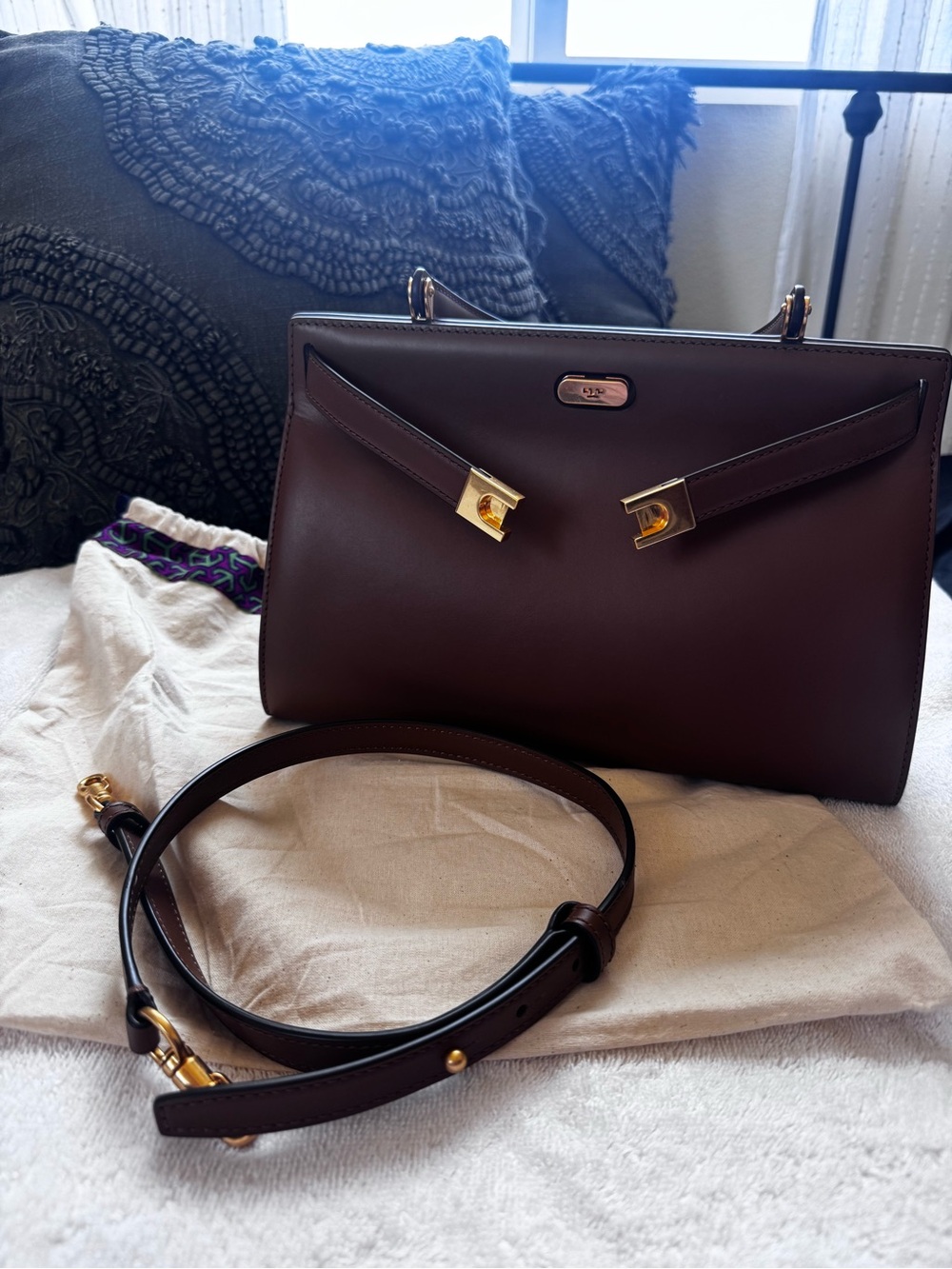 Tory Burch Small Lee Radzwill Bag in Smooth Leather - Picture 2 of 11